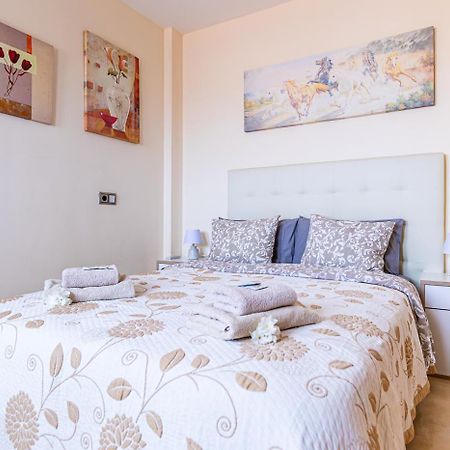 Villa With Private Pool And Magnificent Views 아데제 외부 사진