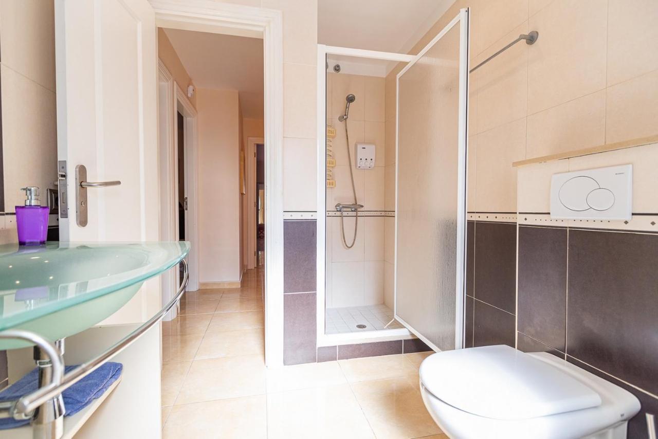 Villa With Private Pool And Magnificent Views 아데제 외부 사진