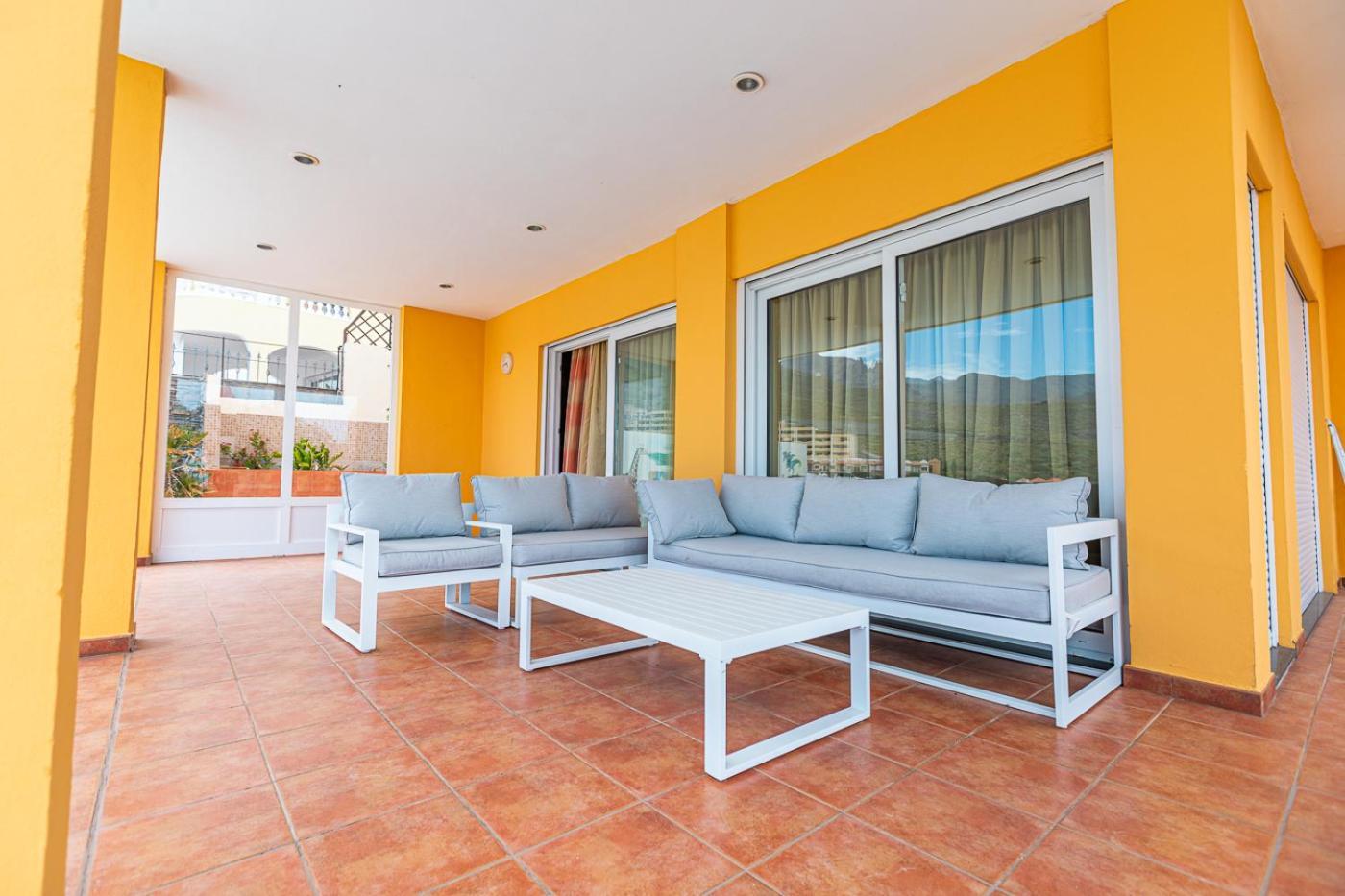 Villa With Private Pool And Magnificent Views 아데제 외부 사진