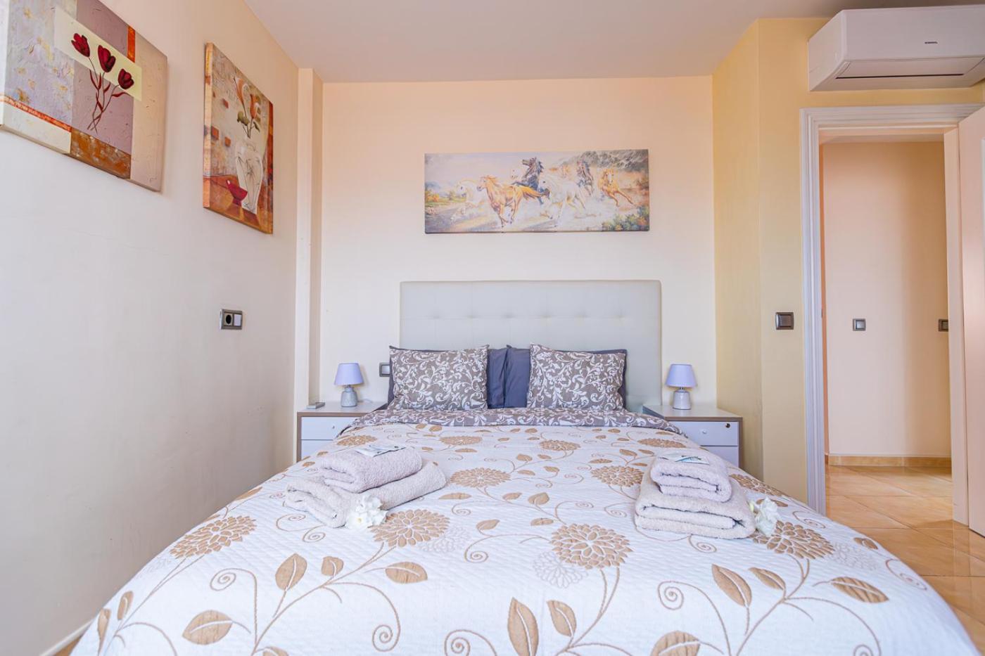 Villa With Private Pool And Magnificent Views 아데제 외부 사진